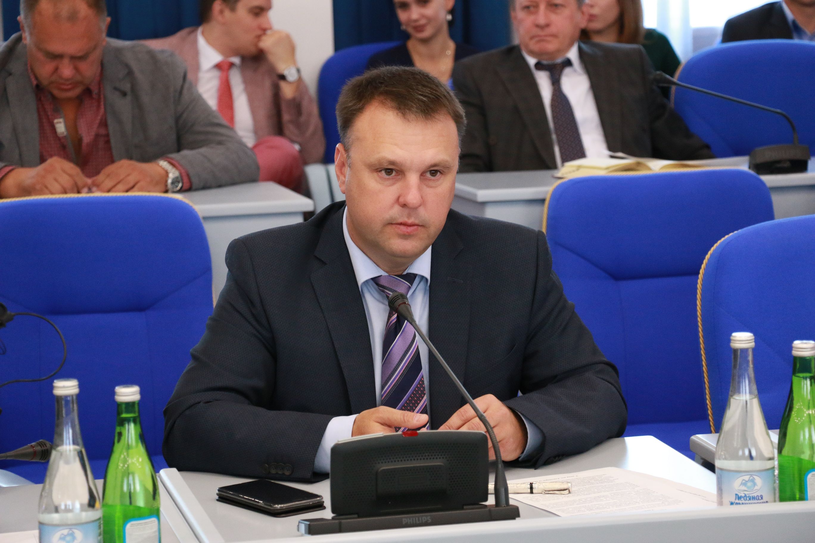 В начале рабочей пятидневки