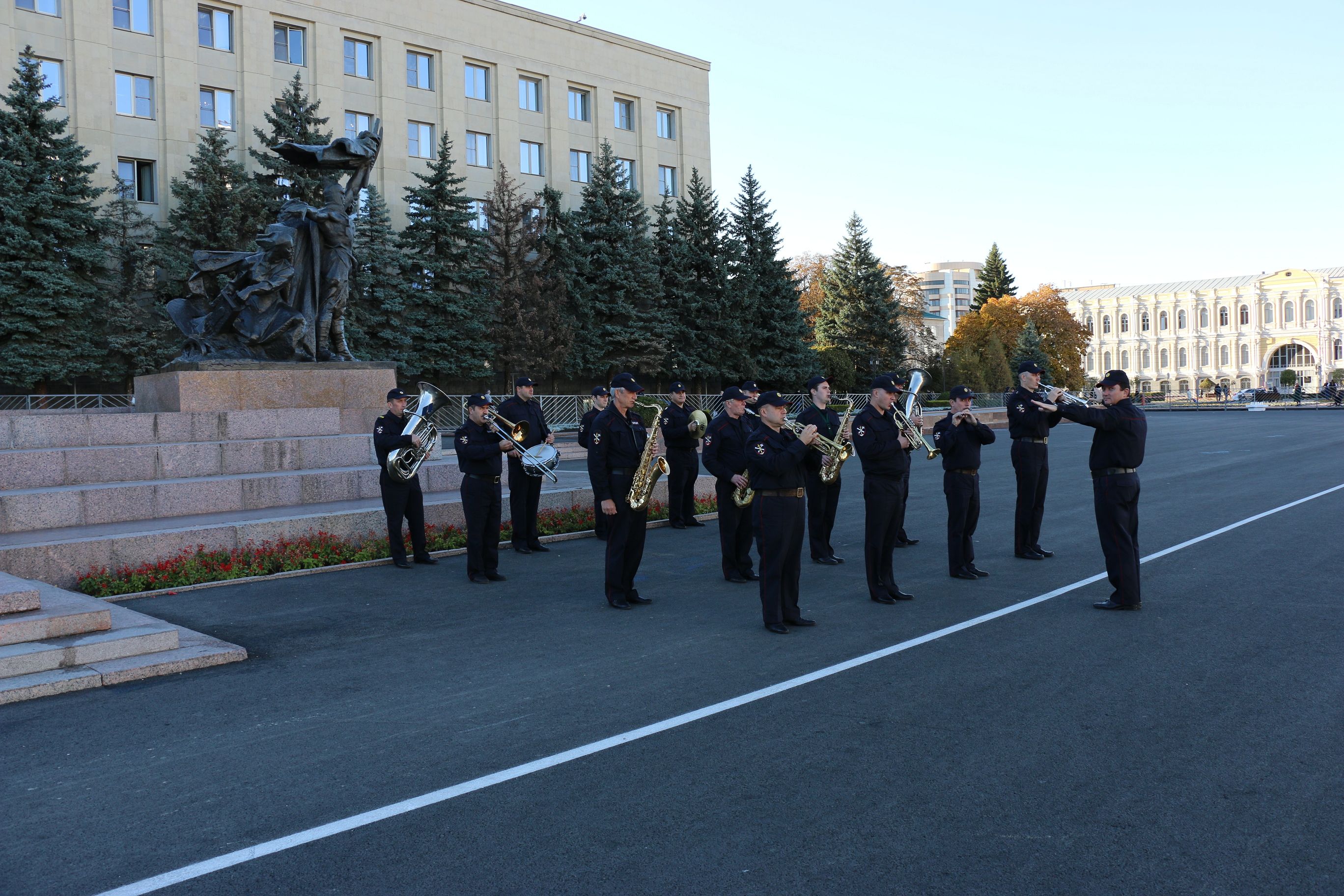 С первой годовщиной!