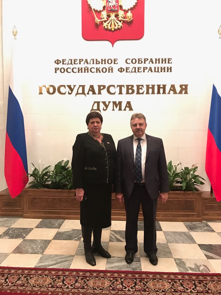 Участие в парламентских слушаниях