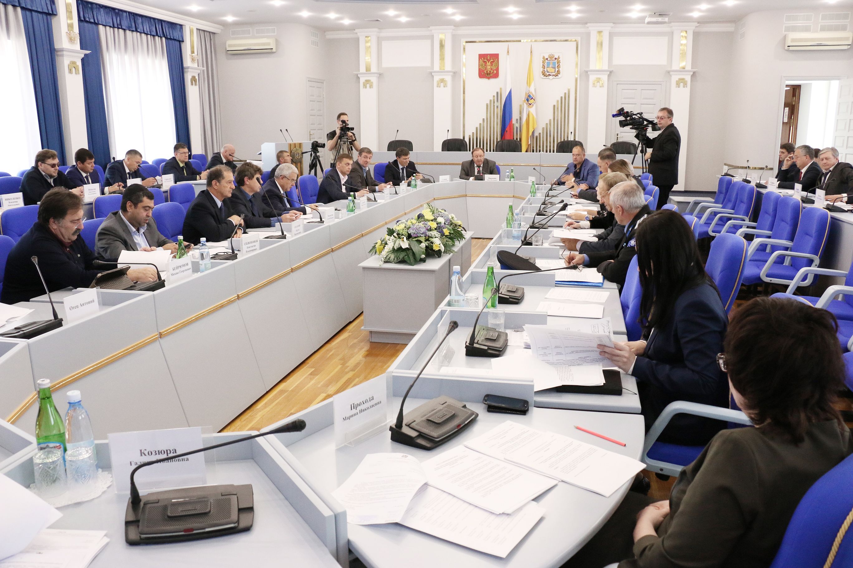 Население края положительно оценивает межнациональные отношения
