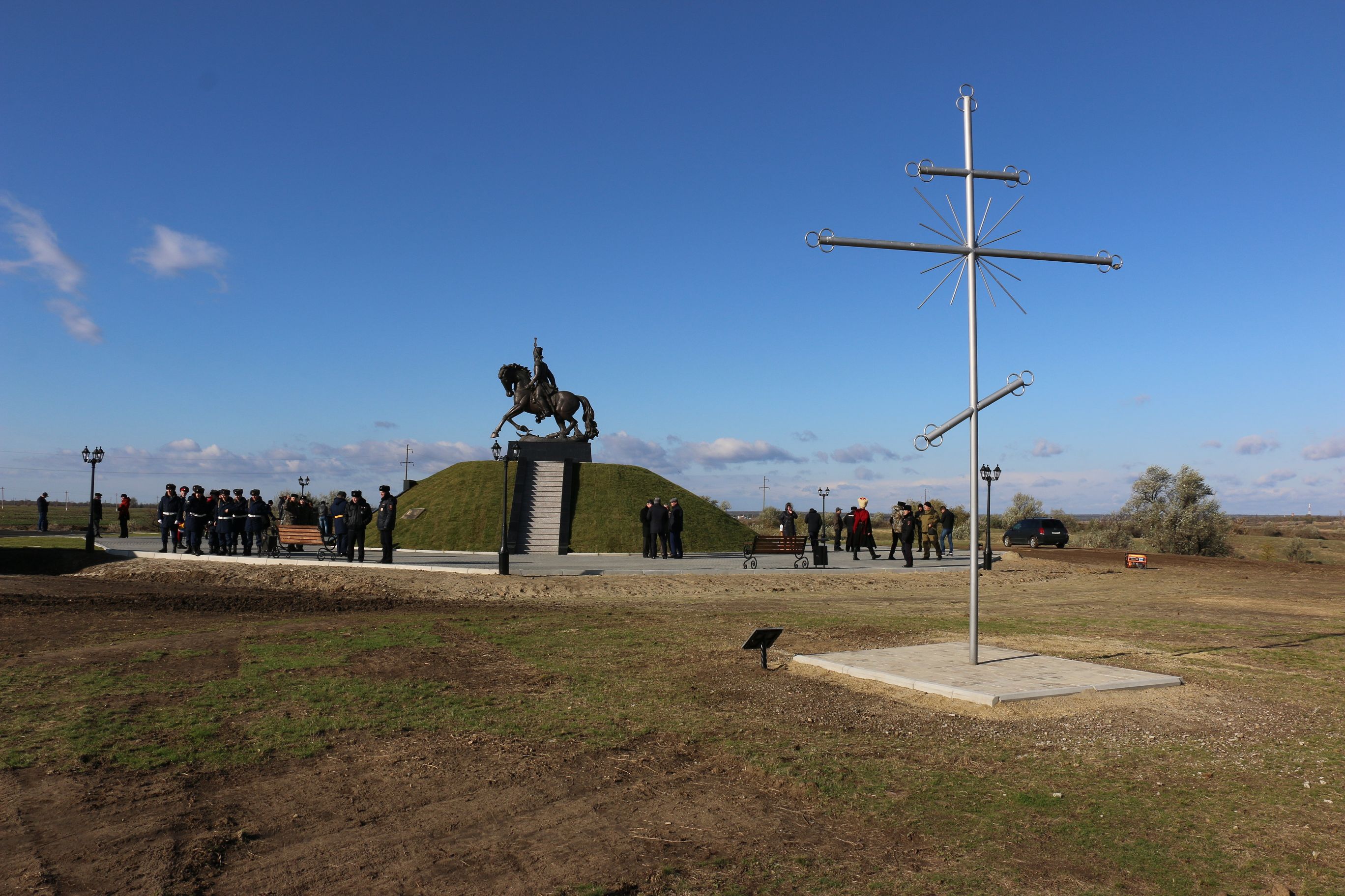 Монумент российской славы!