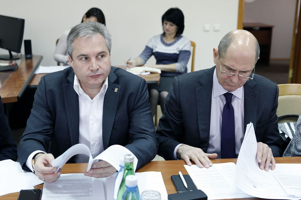 Идёт работа над законами