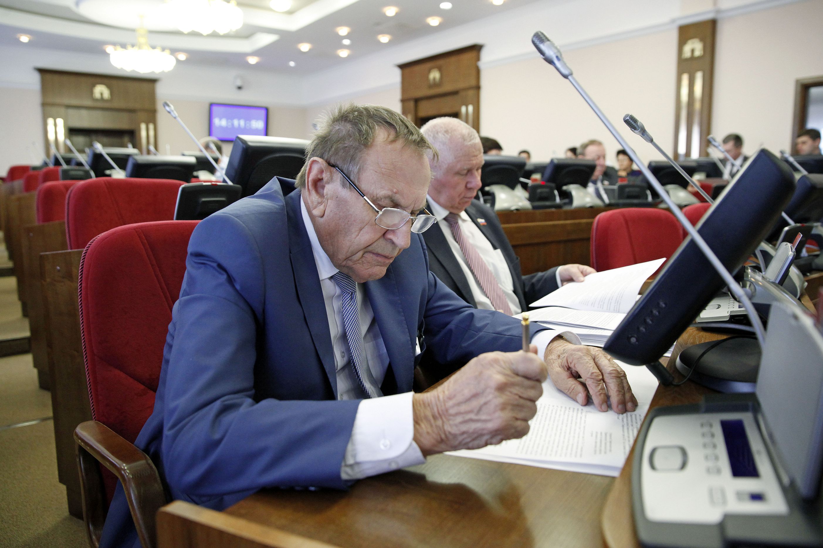 За неделю до заседания Думы