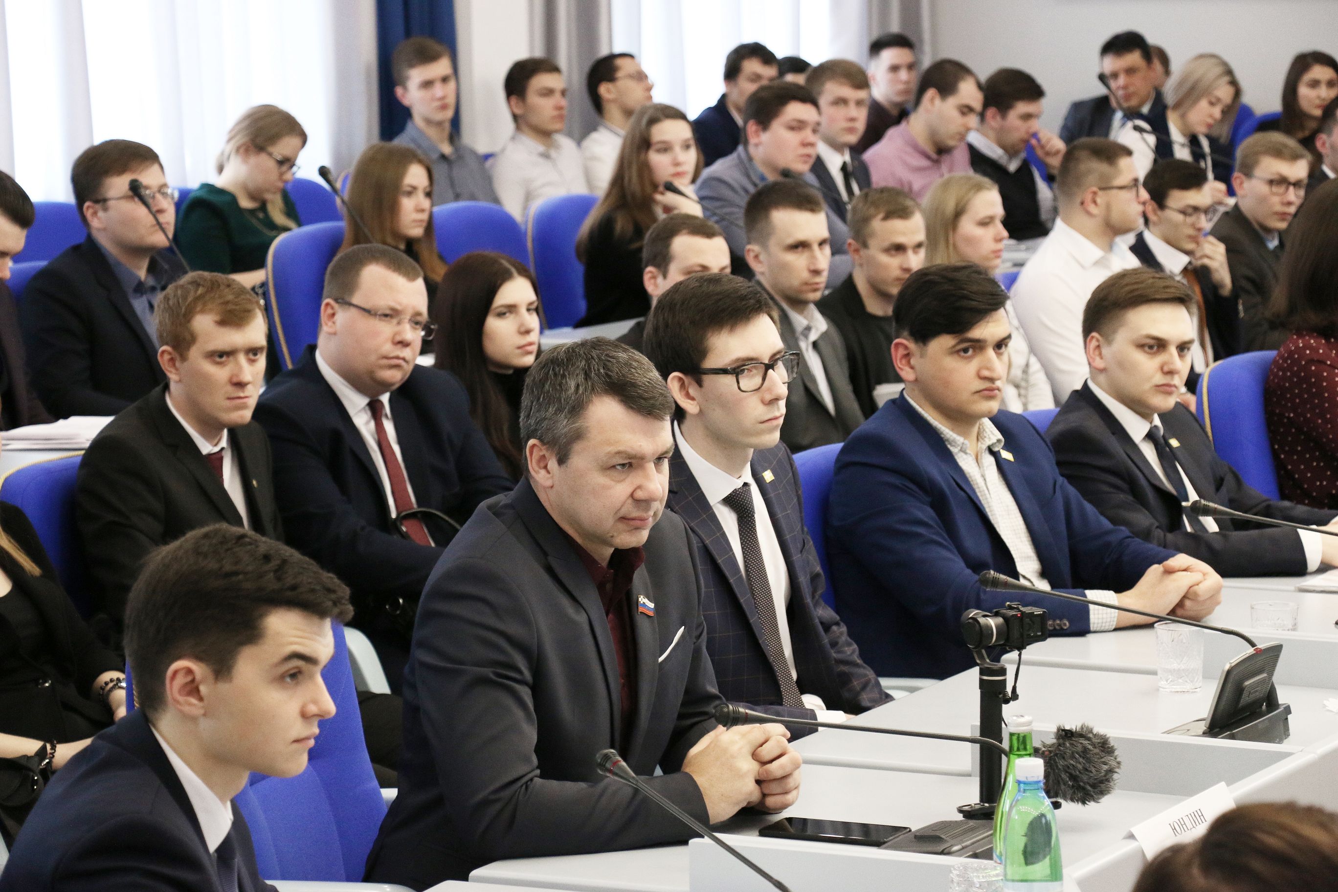 Молодежь Ставрополья внесла предложения в проект федерального закона о молодежной политике