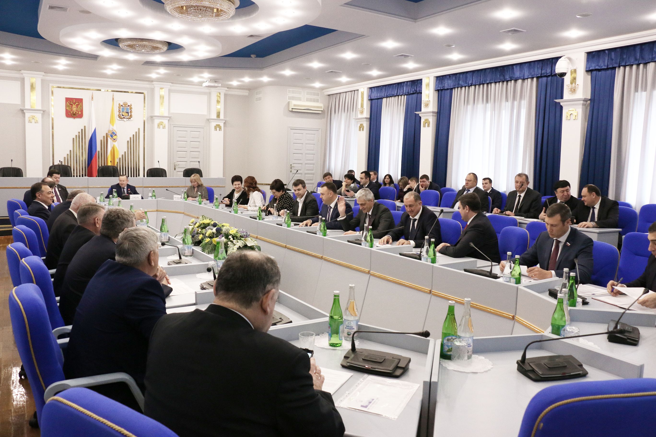 Депутаты-единороссы поддержали бюджетные корректировки