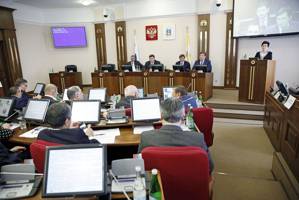 Индексации социальных выплат, помощь молодым семьям и другие важные решения