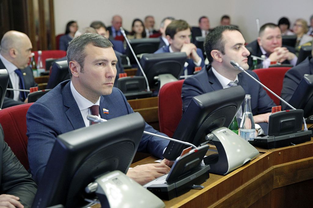 Индексации социальных выплат, помощь молодым семьям и другие важные решения