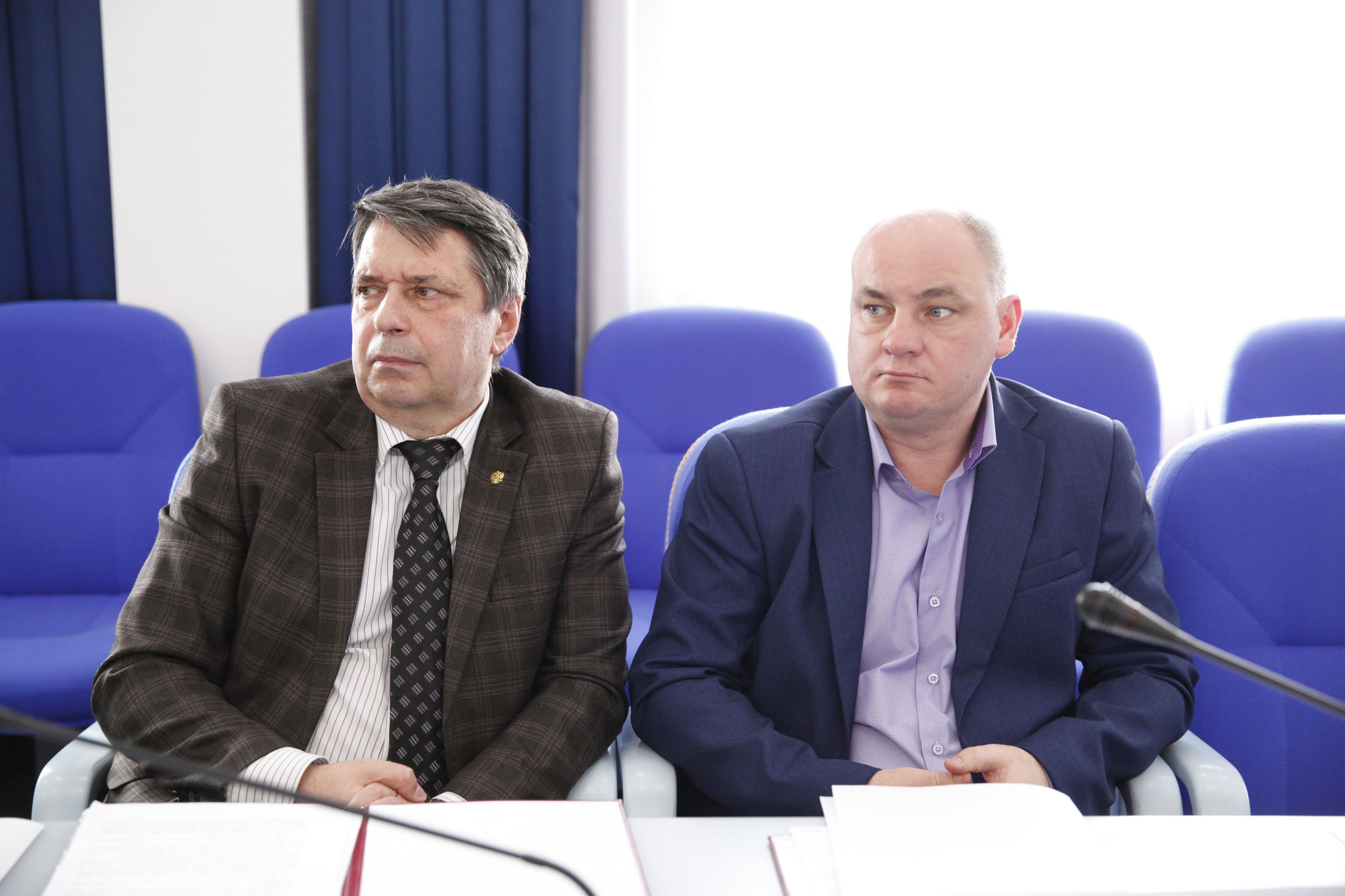 Искать решение нужно сообща