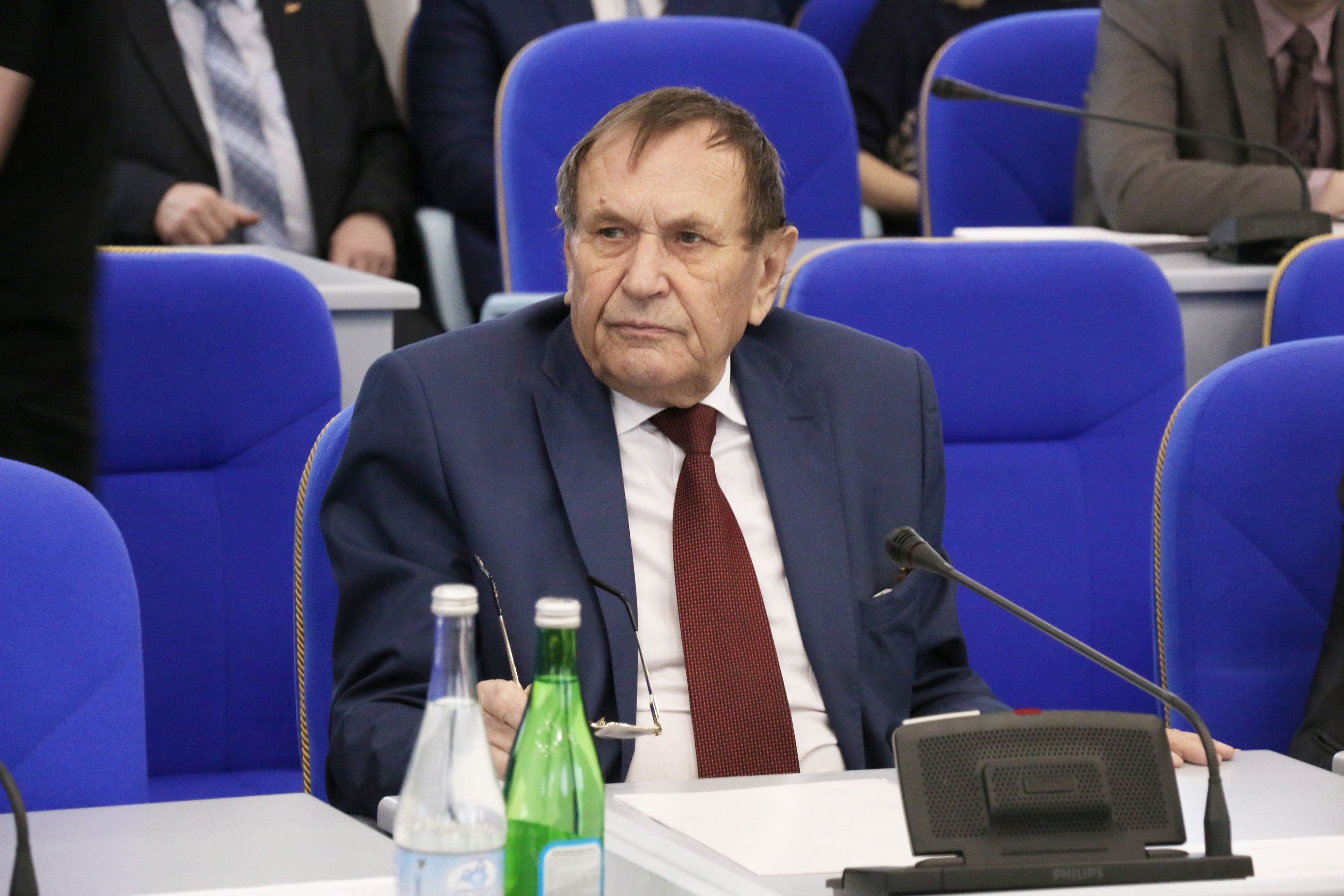 В начале рабочей недели