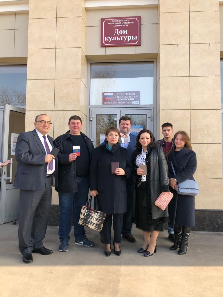 Депутаты Думы Ставропольского края проголосовали на выборах Президента России 18 марта