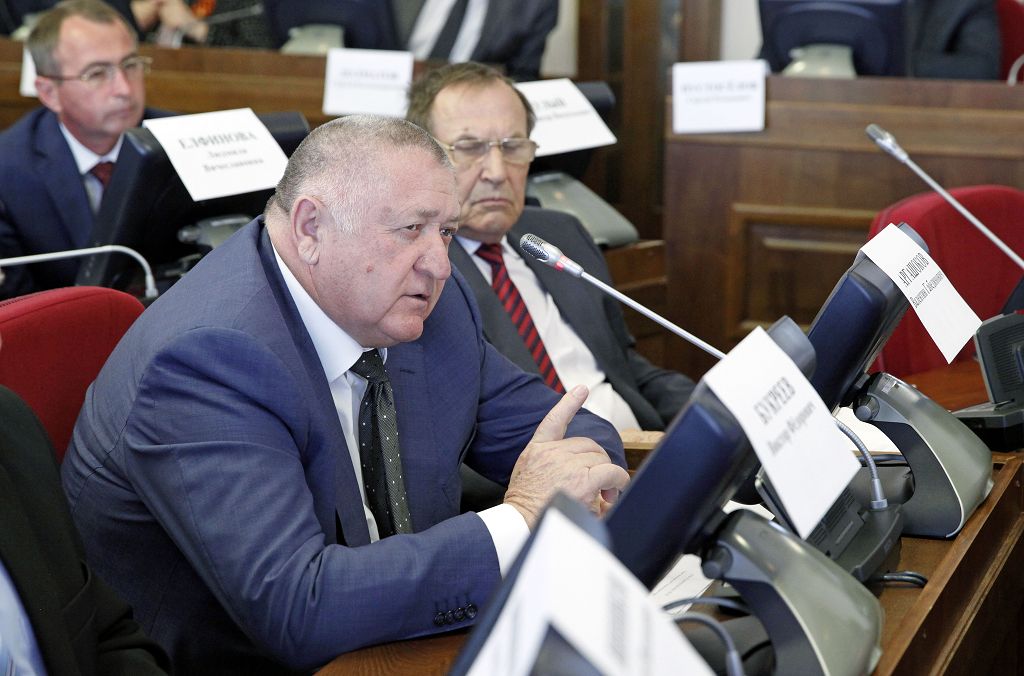 Тема не теряет остроты