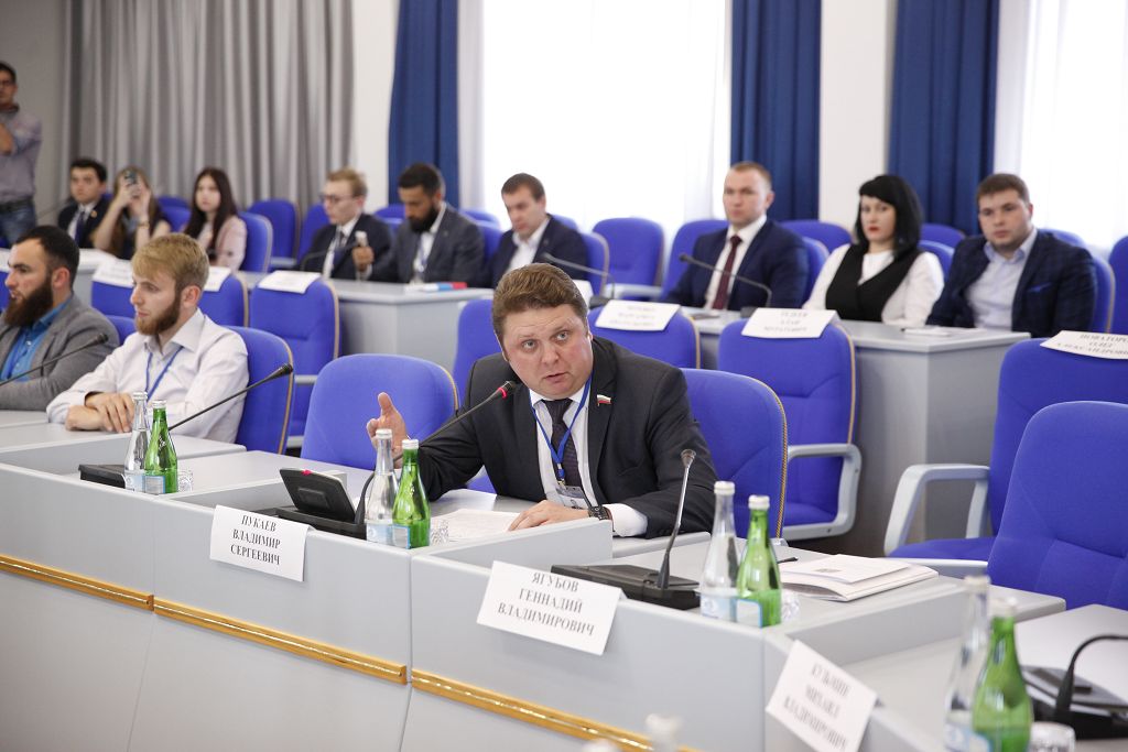 Проект «Академия молодых парламентариев СКФО» открылся в Ставрополе