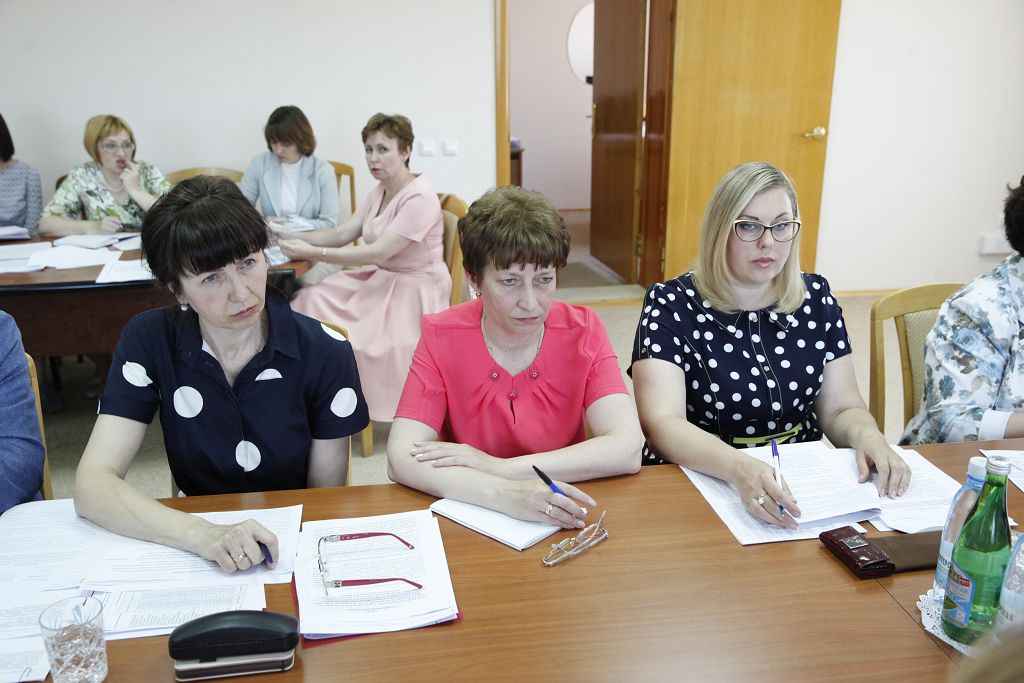 В поддержку сельских педагогов