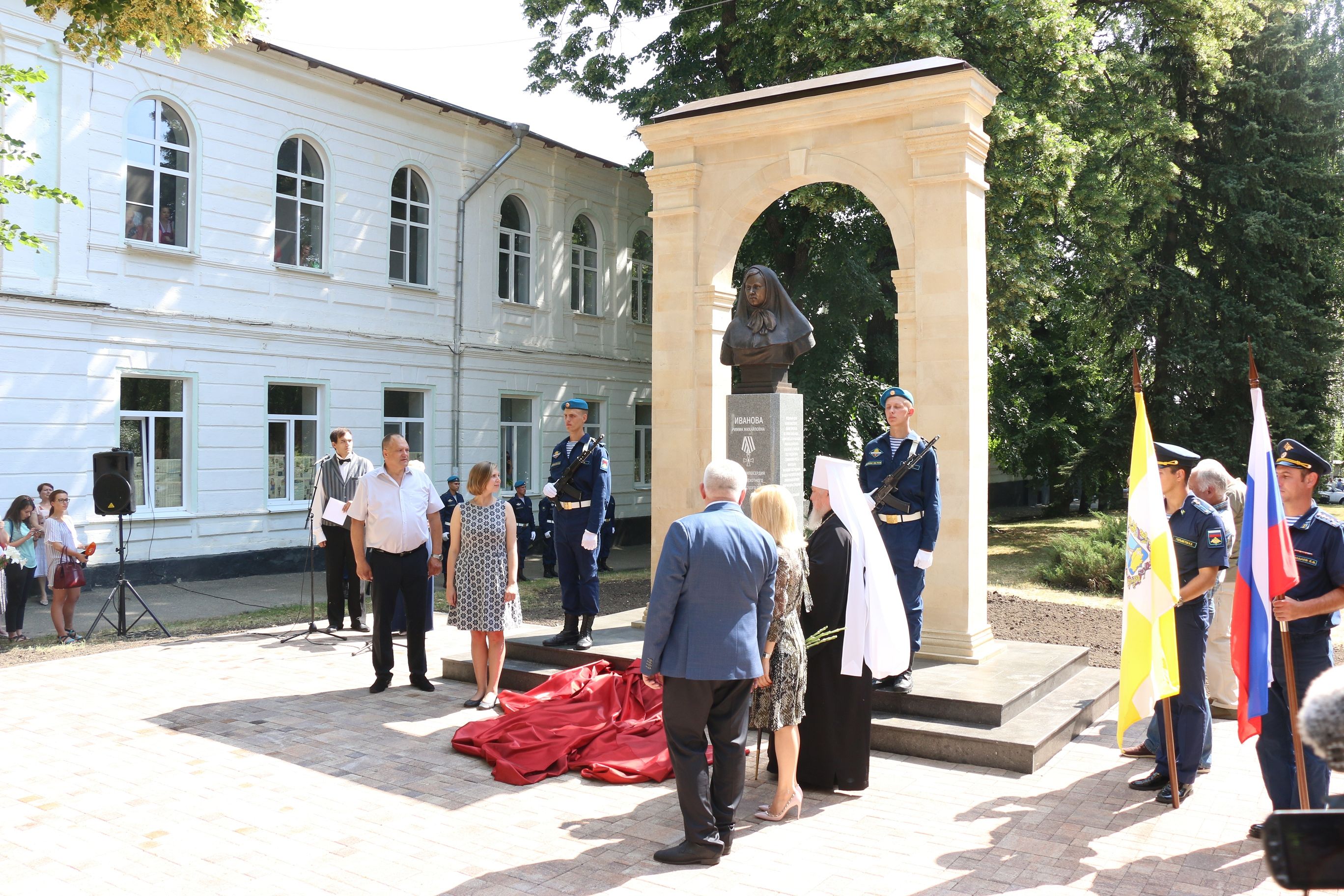 В Ставрополе открыли памятник Римме Ивановой