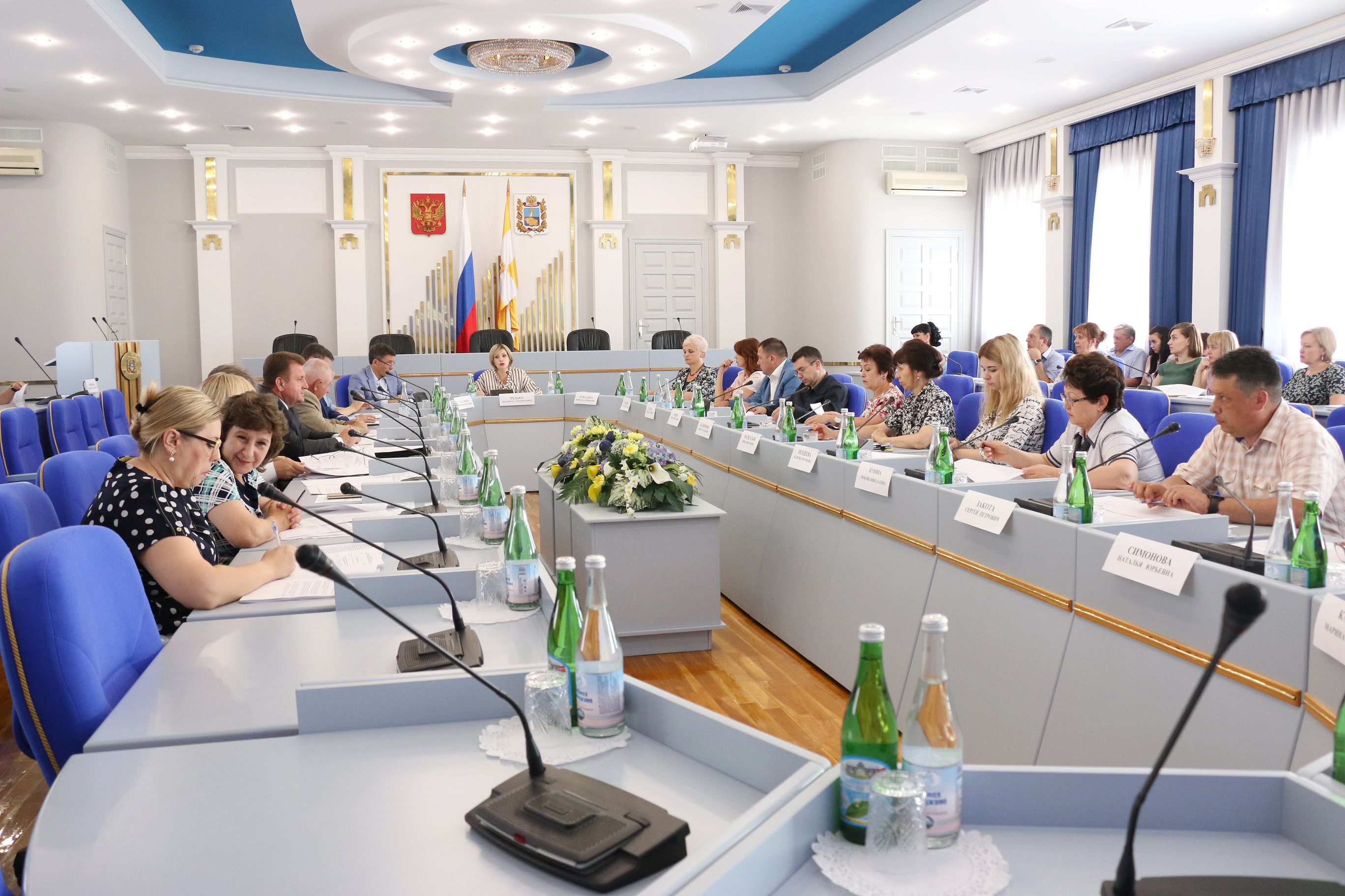 Медицина и социальная сфера получат дополнительные средства