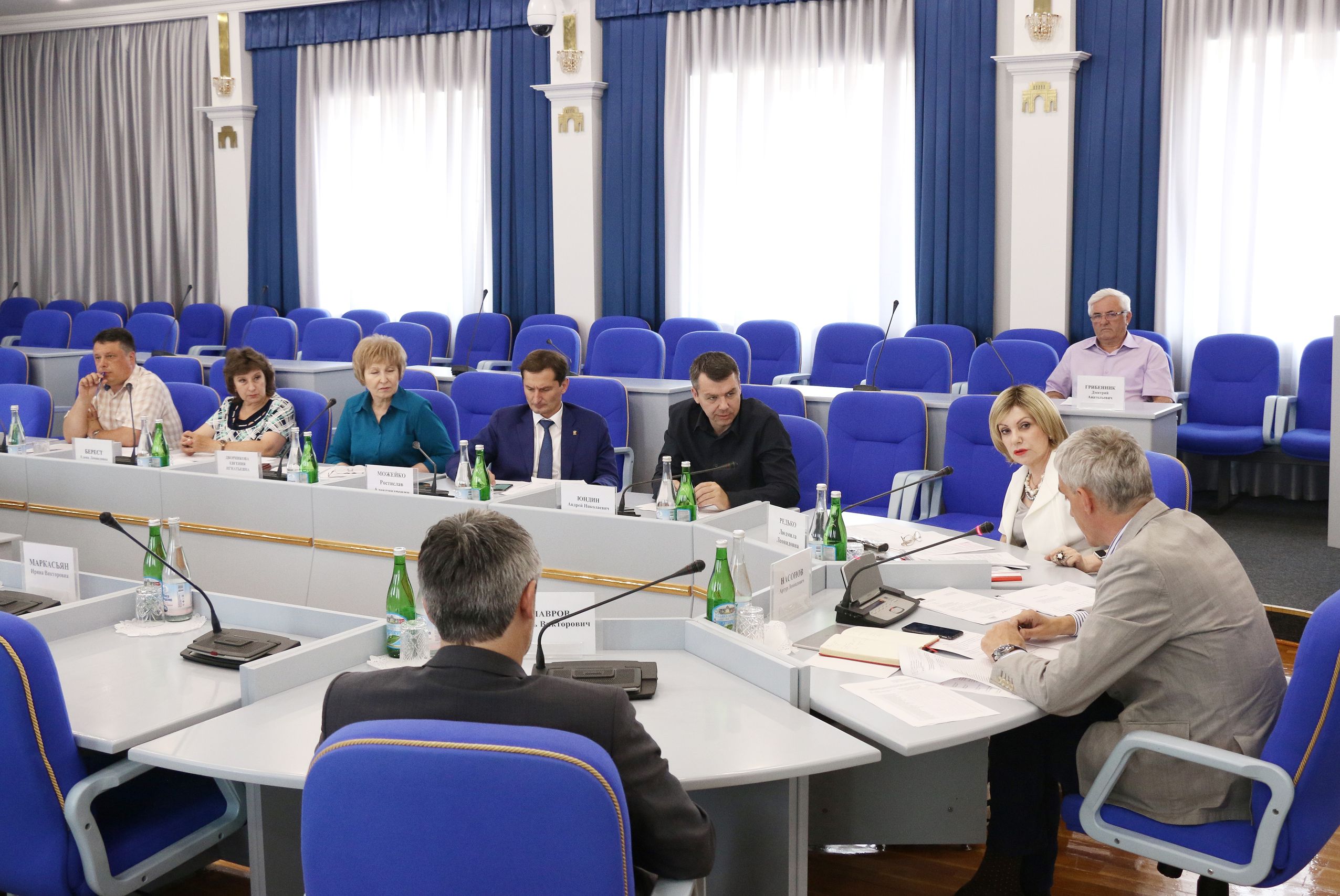 Проблемы подготовки кадров по целевому набору обсудили депутаты
