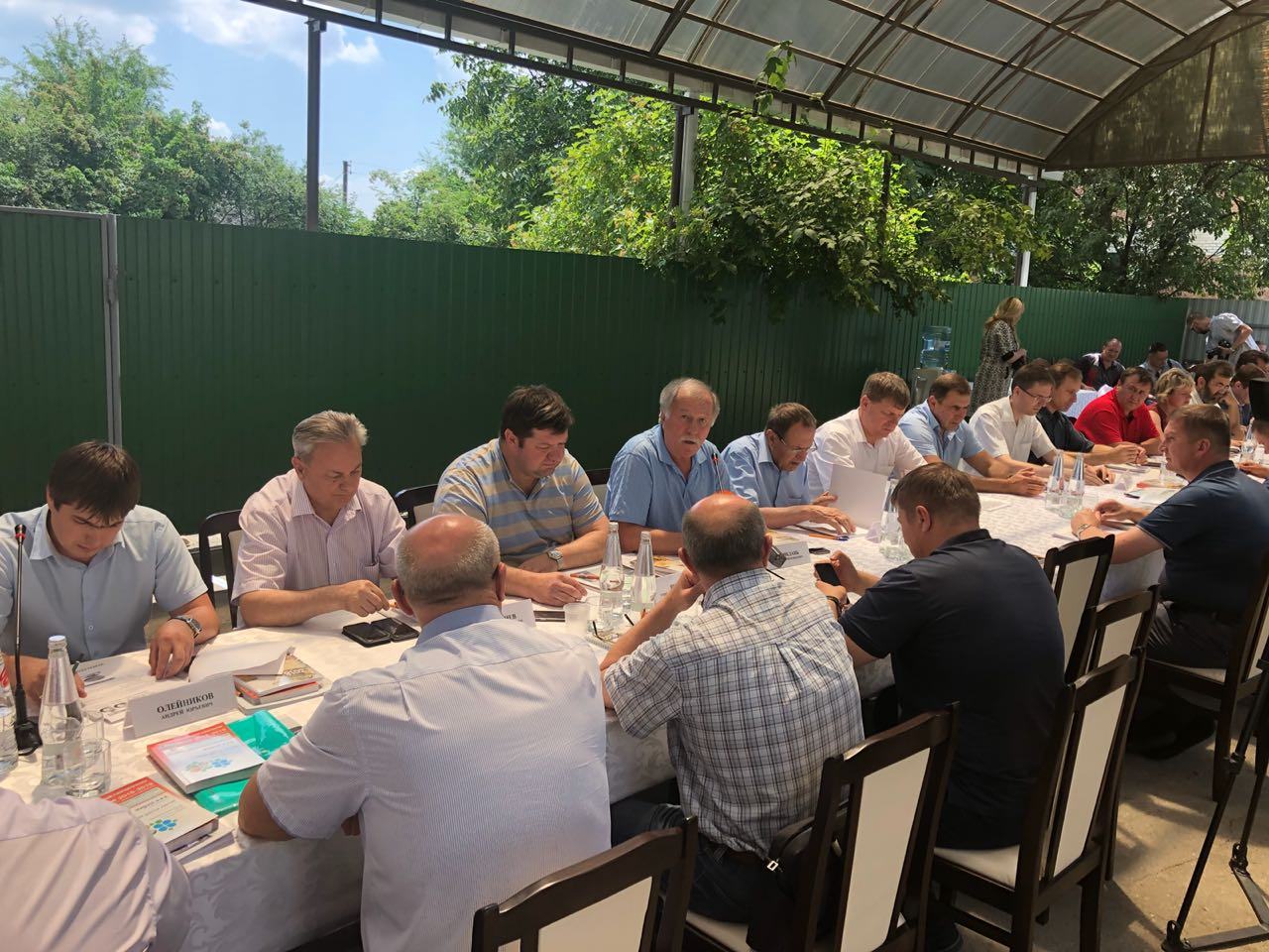 Облёт полей в разгар уборочной