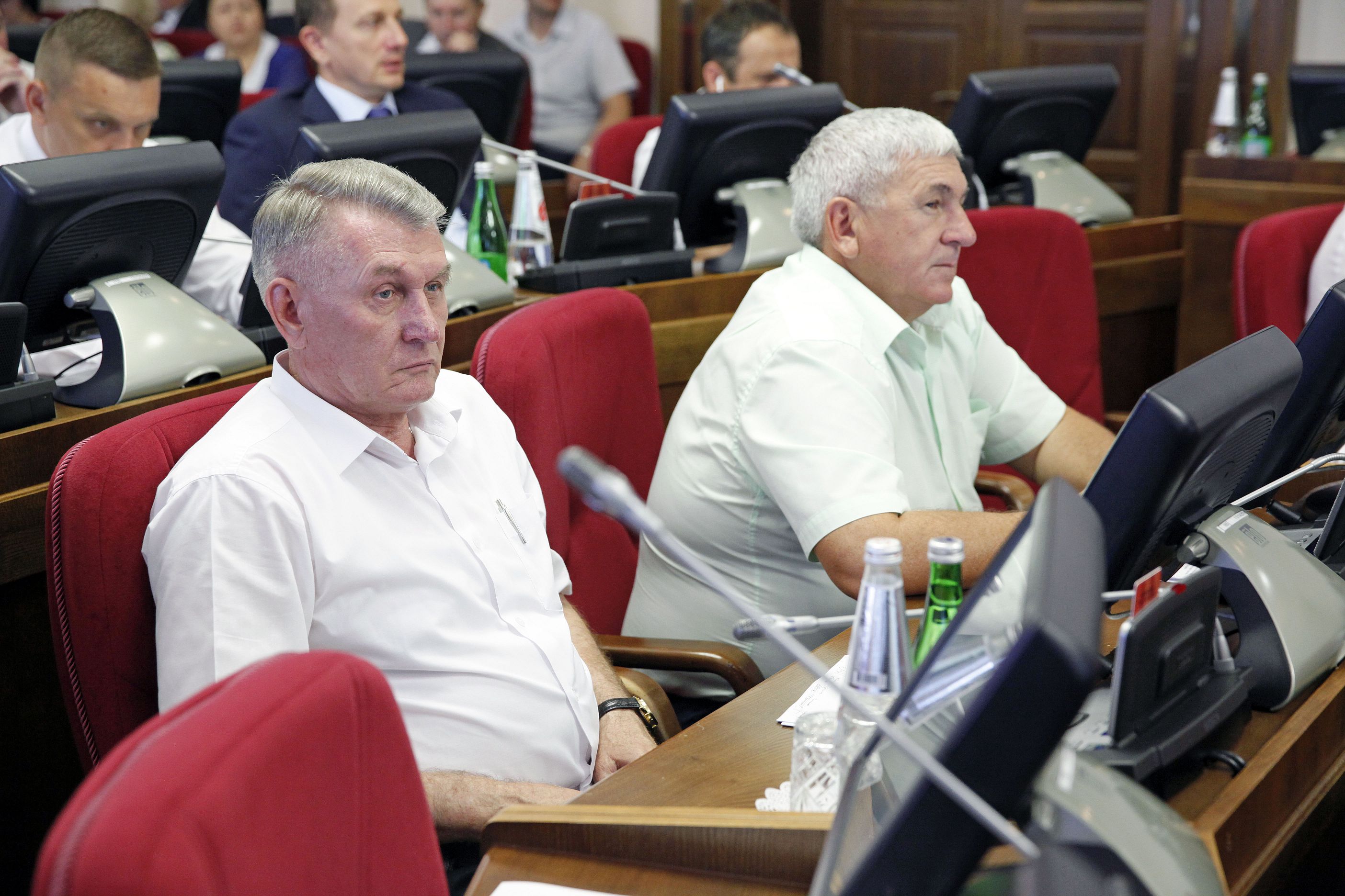 Завершили полугодие