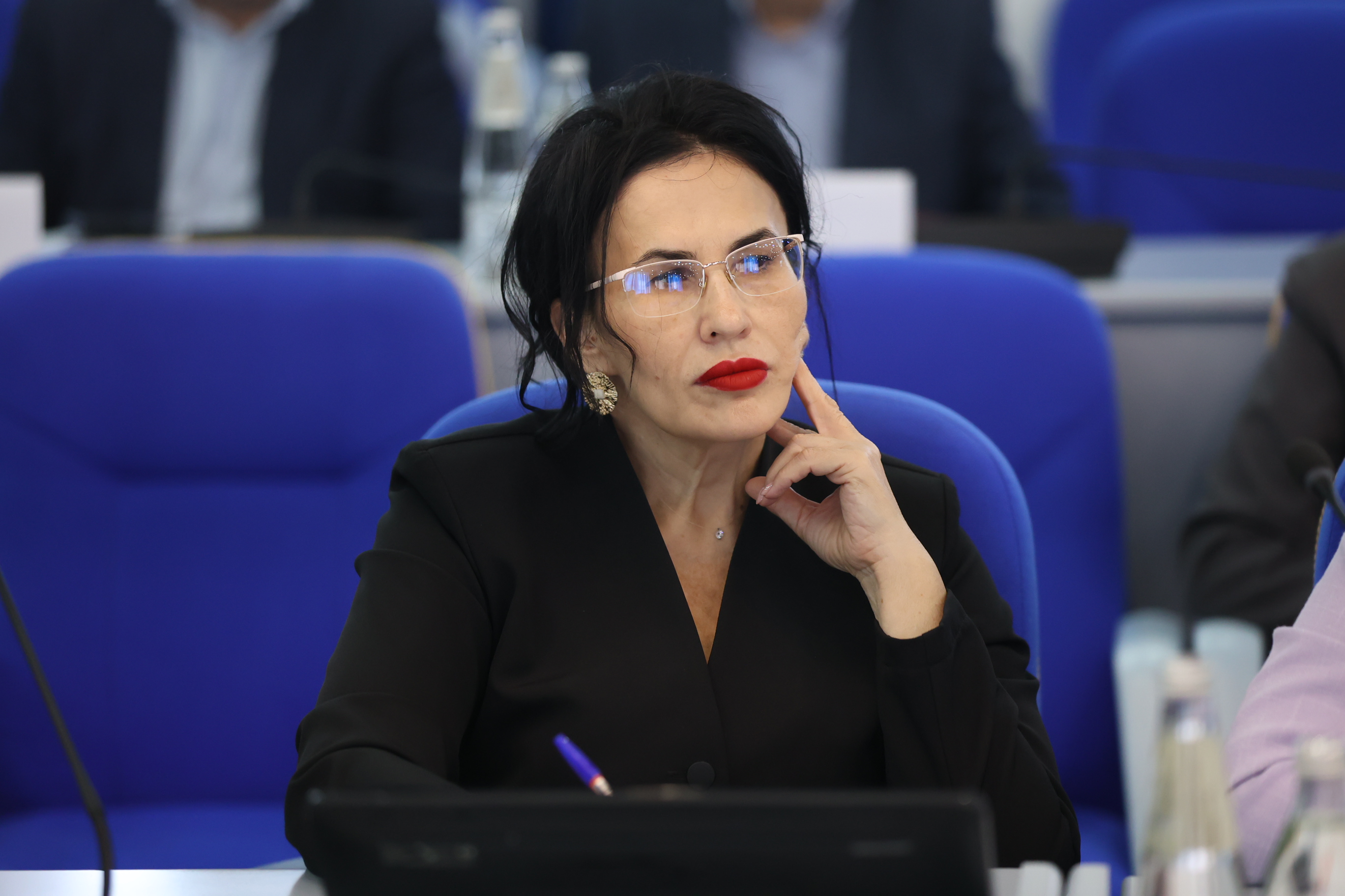 Депутаты продолжают работу над совершенствованием краевого закона о социальной поддержке детей-сирот