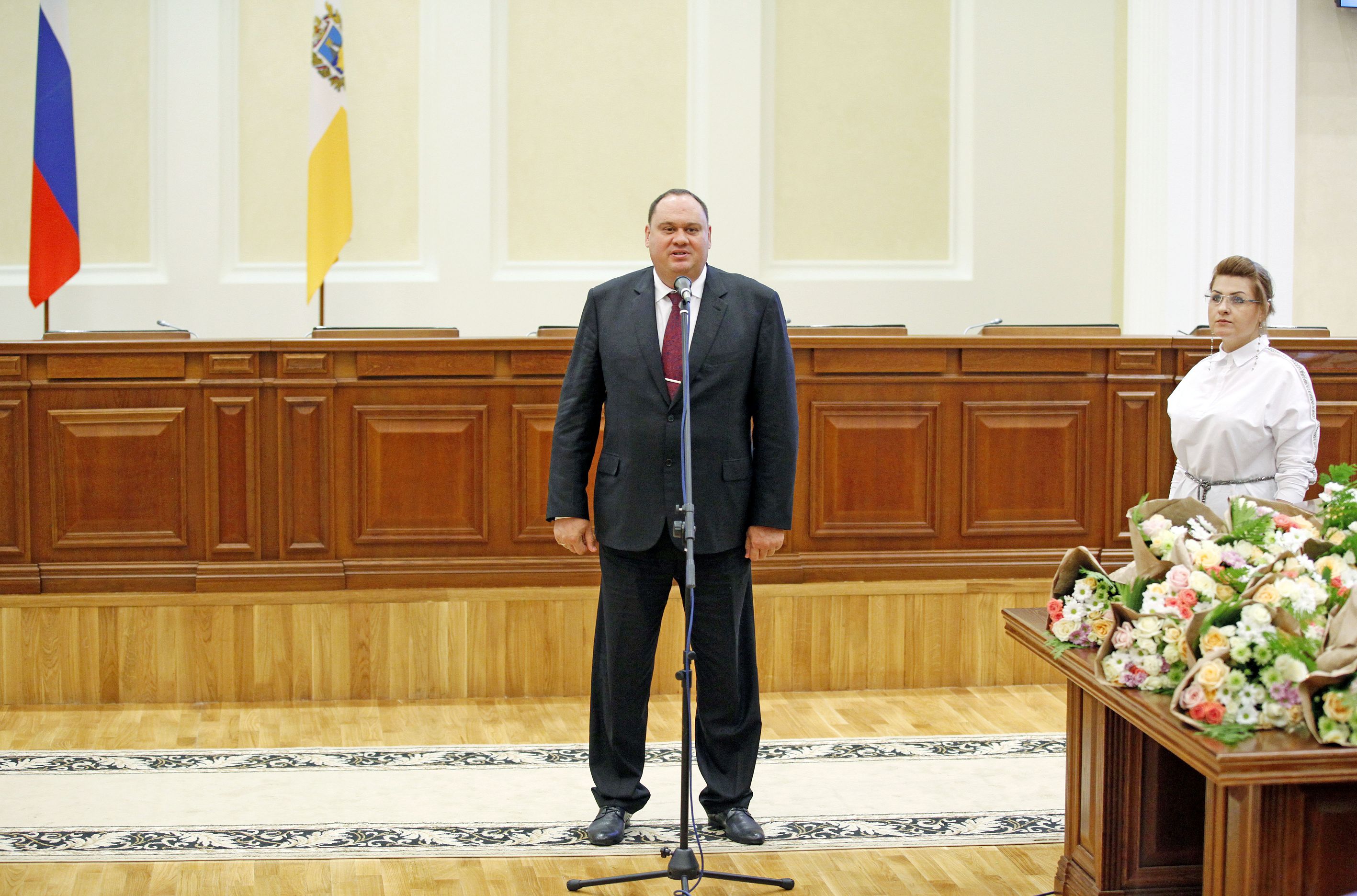 Газовиков и нефтяников чествовали в краевом правительстве