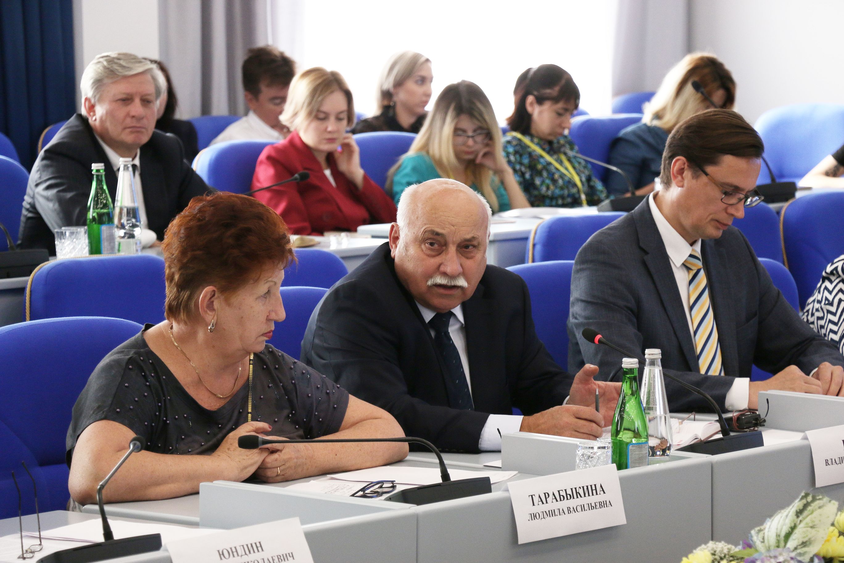 Меры соцподдержки людей предпенсионного возраста обсудили депутаты фракции партии «Единая Россия»