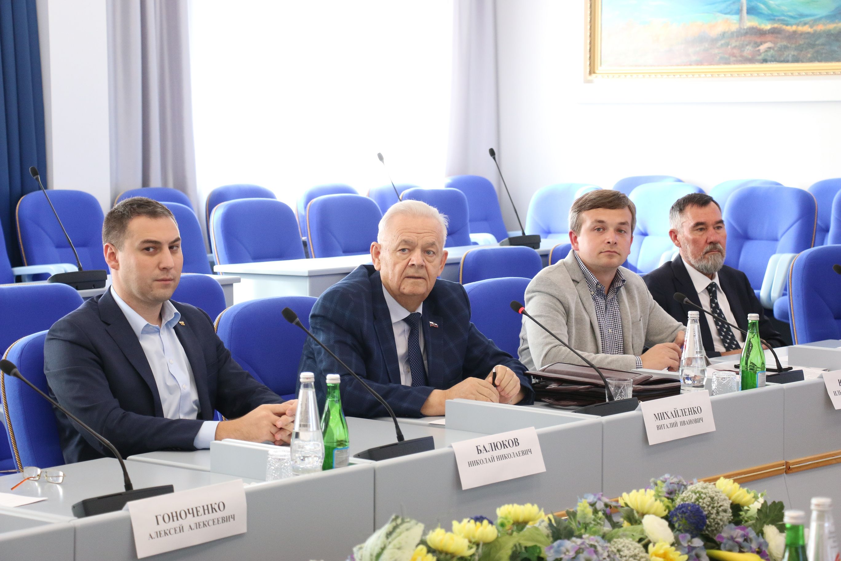 За месяц до векового юбилея ВЛКСМ