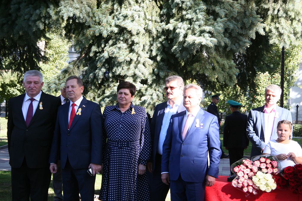 В Ставрополе открыли новый пилон на Аллее Почетных граждан