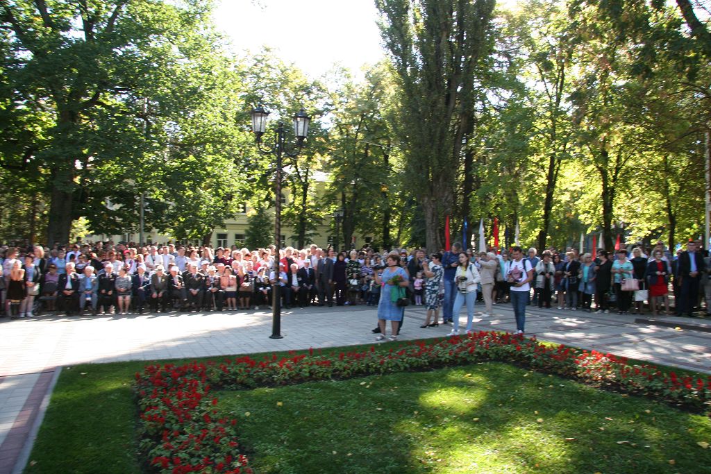 В Ставрополе открыли новый пилон на Аллее Почетных граждан