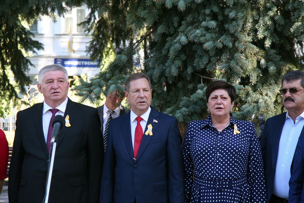 В Ставрополе открыли новый пилон на Аллее Почетных граждан