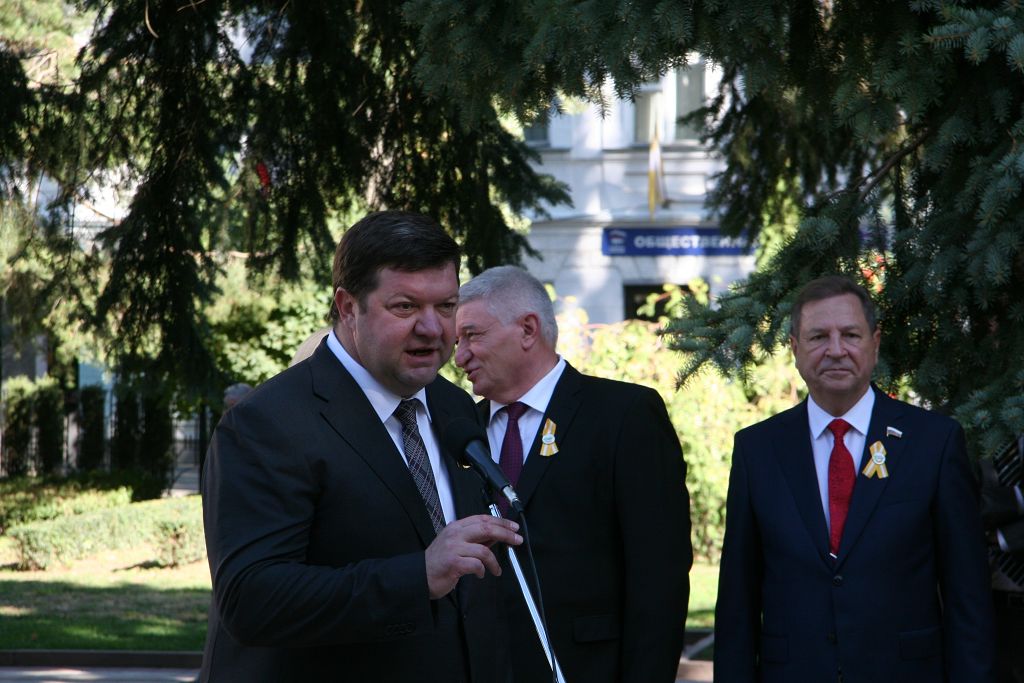 В Ставрополе открыли новый пилон на Аллее Почетных граждан