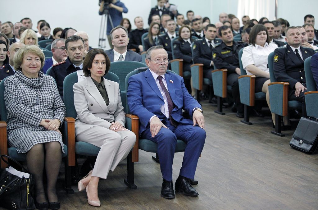 Судебные приставы отмечают профессиональный праздник