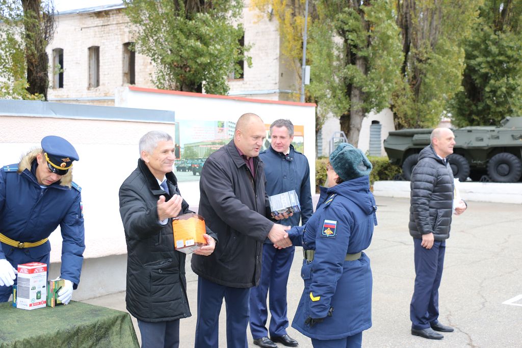 С праздником, разведчики!