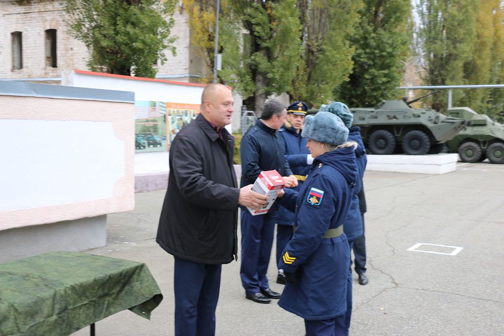С праздником, разведчики!