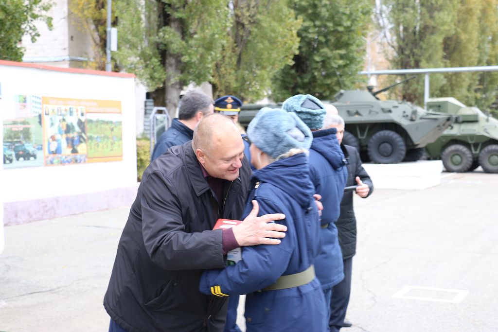 С праздником, разведчики!