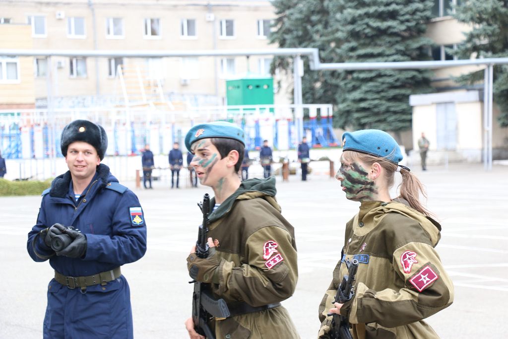 С праздником, разведчики!