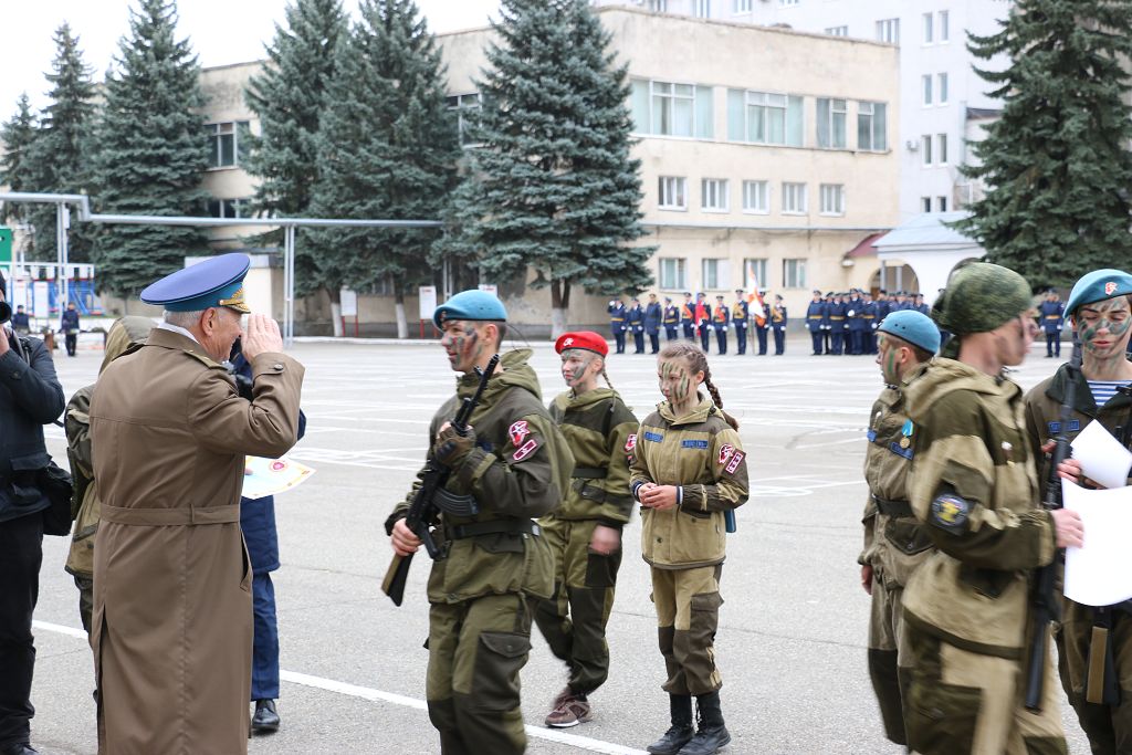 С праздником, разведчики!