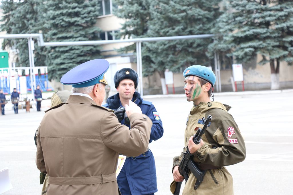С праздником, разведчики!