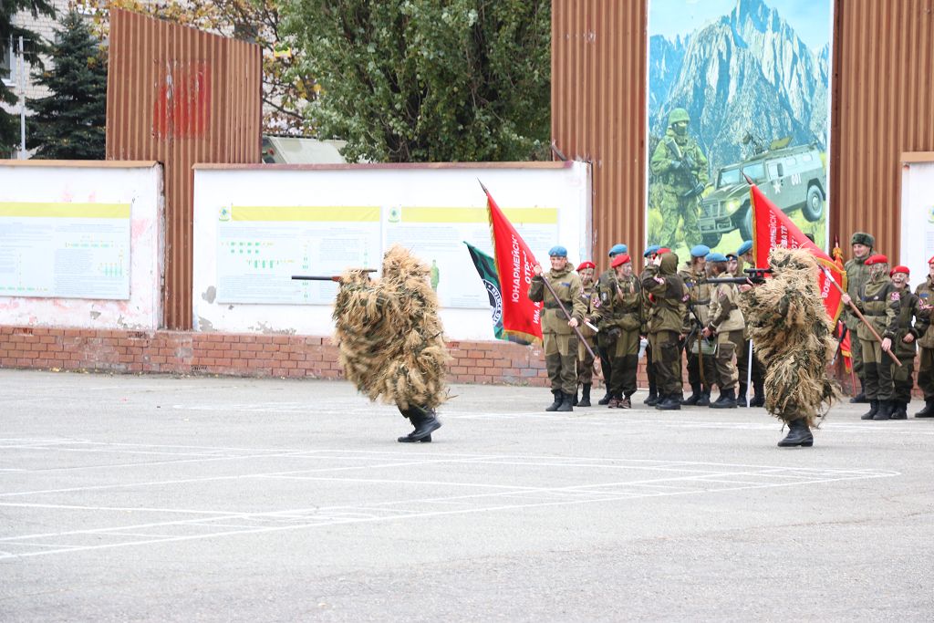 С праздником, разведчики!