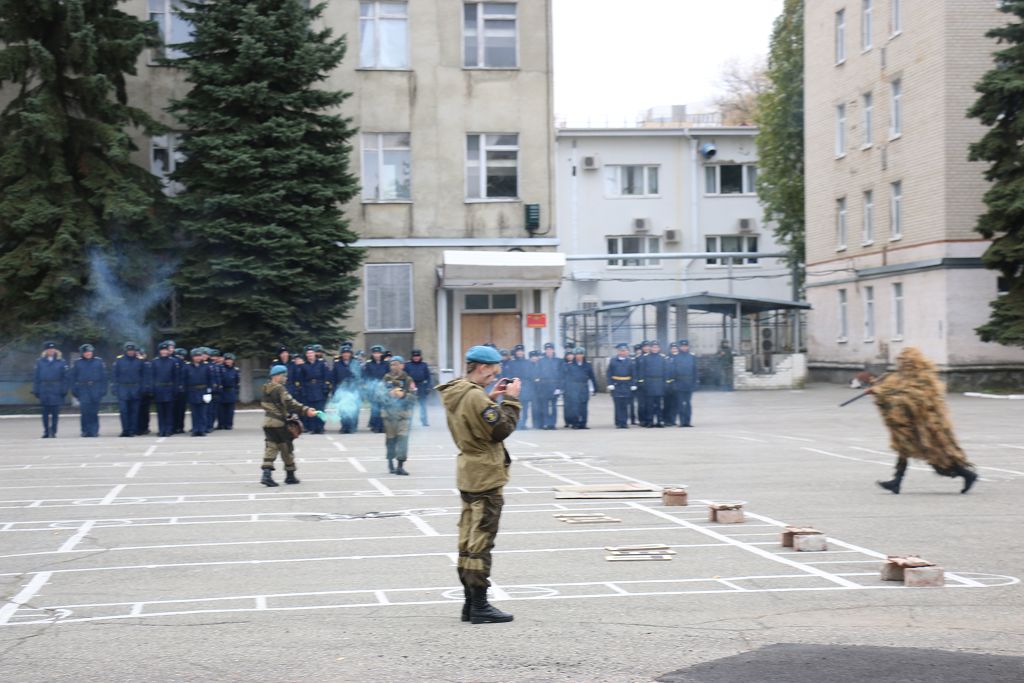 С праздником, разведчики!
