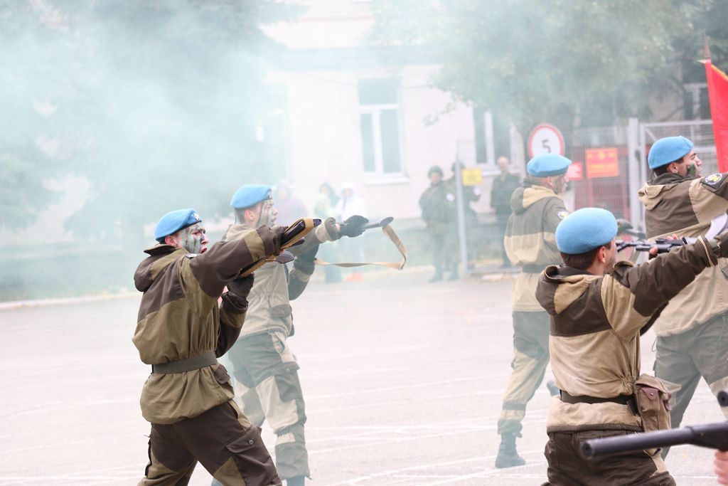 С праздником, разведчики!