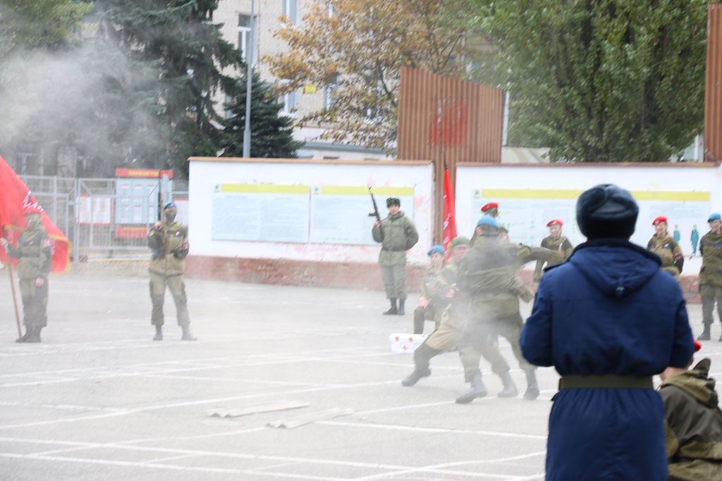 С праздником, разведчики!