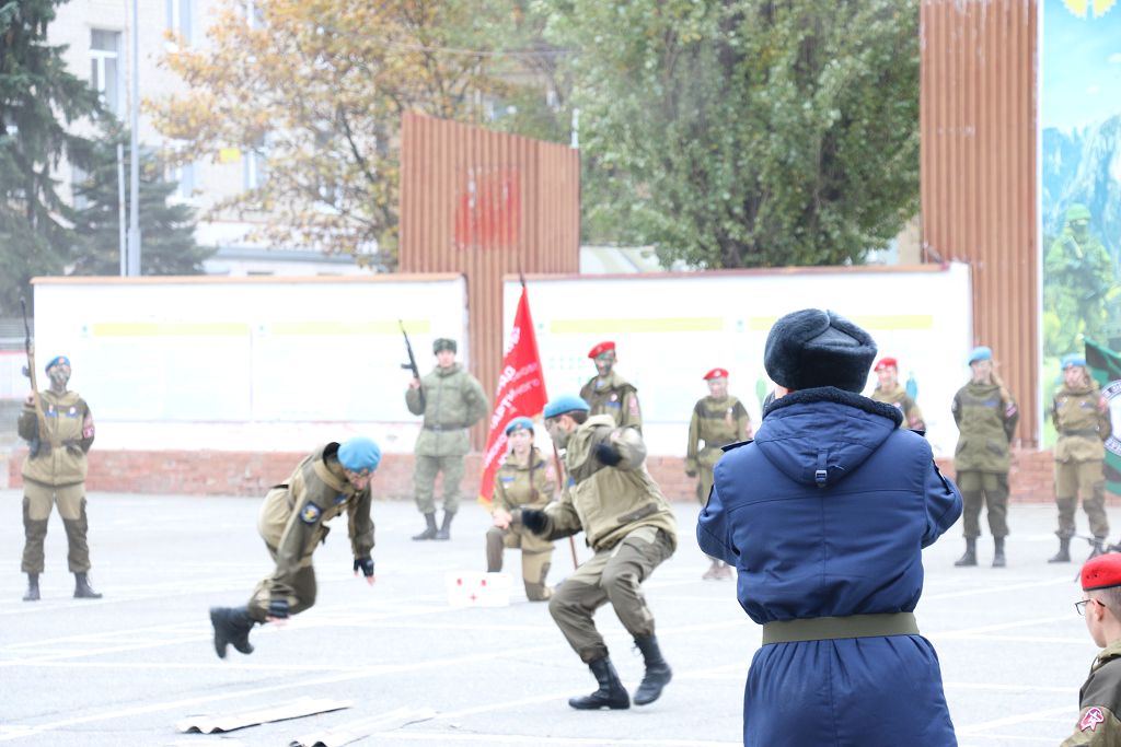 С праздником, разведчики!