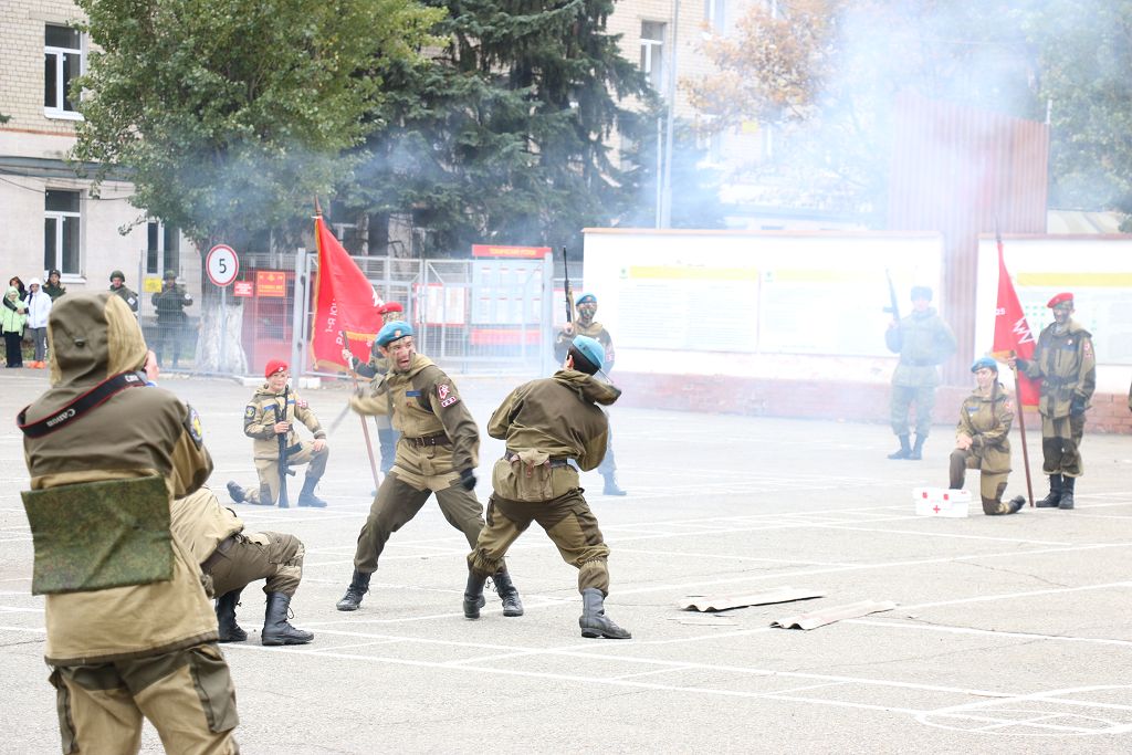 С праздником, разведчики!