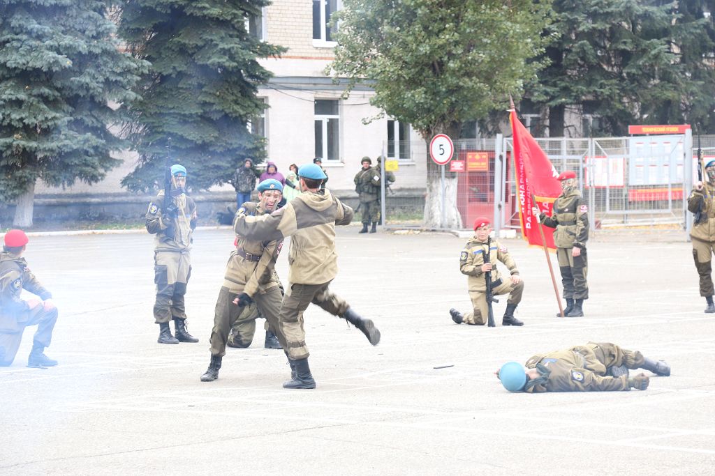 С праздником, разведчики!