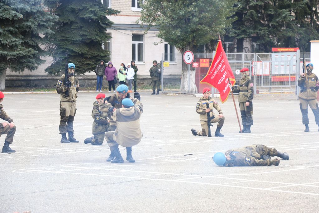 С праздником, разведчики!