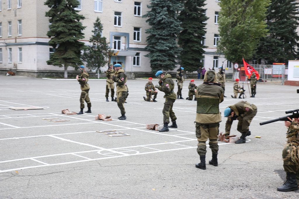 С праздником, разведчики!