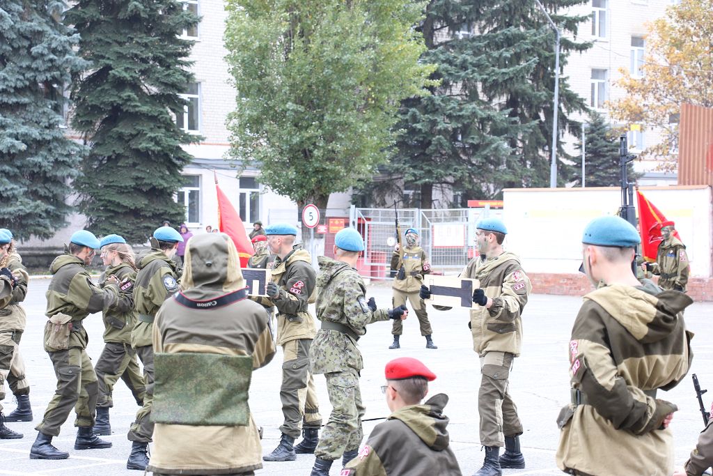 С праздником, разведчики!
