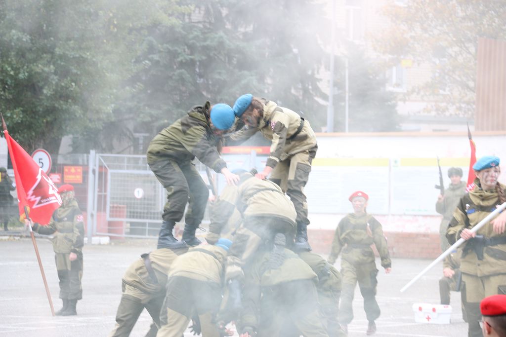 С праздником, разведчики!