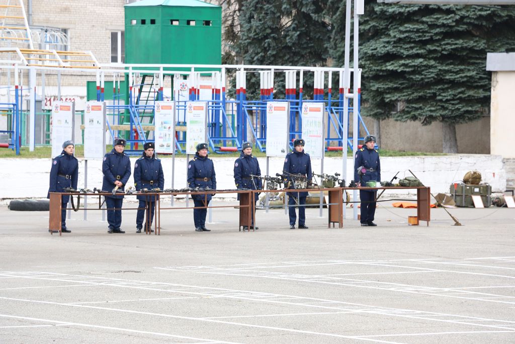 С праздником, разведчики!