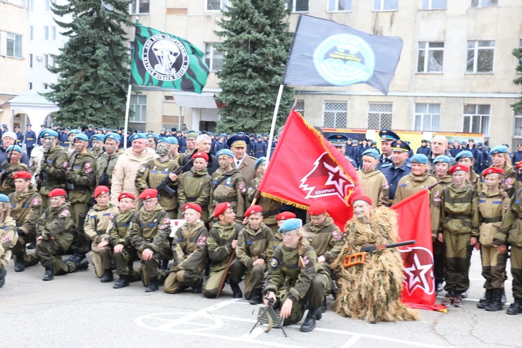 С праздником, разведчики!